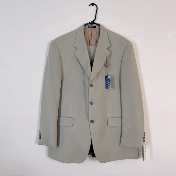Chaps men’s suit very light green two piece 32 x 32 pants new with tags